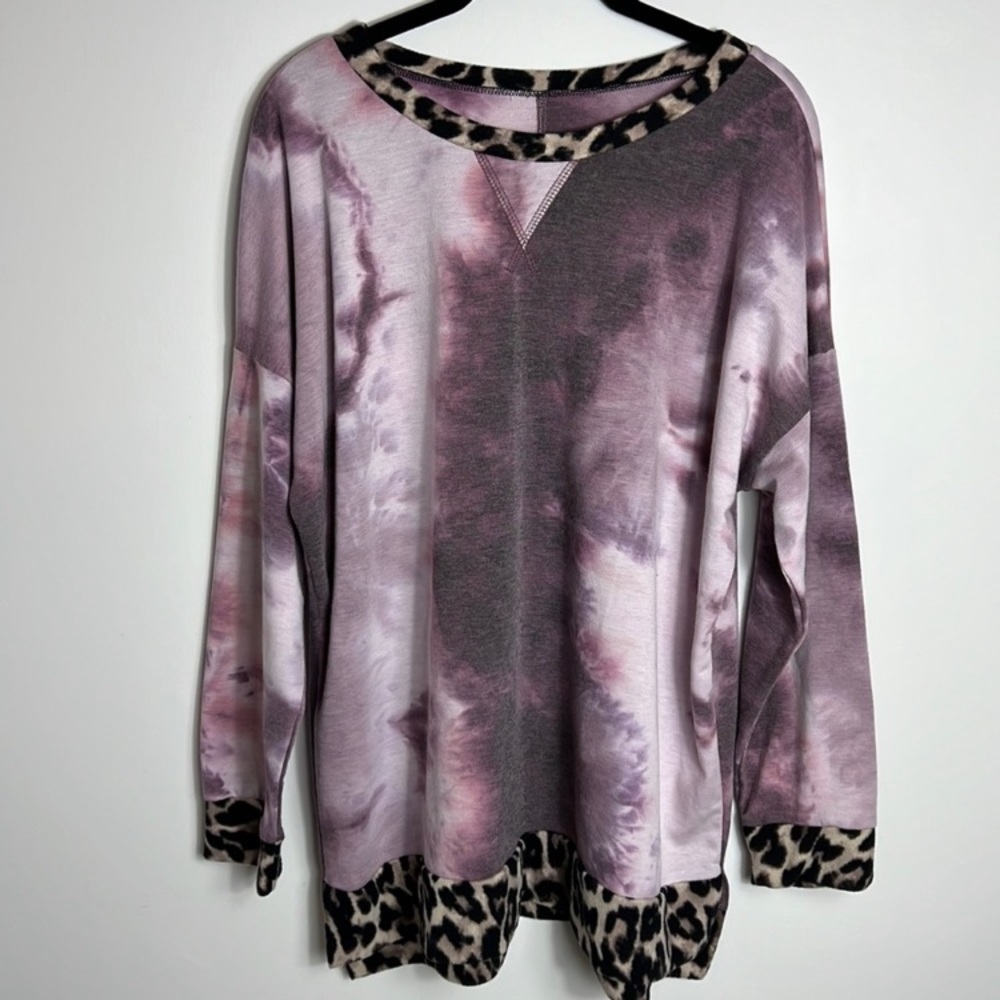 NWOT Purple white pink tie dye top with animal leopard pint trim plus size